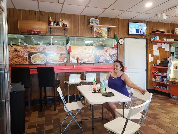 Madre Tierra Deli Picture 9