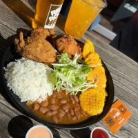 Equis Pica Pollo Fulton ico
