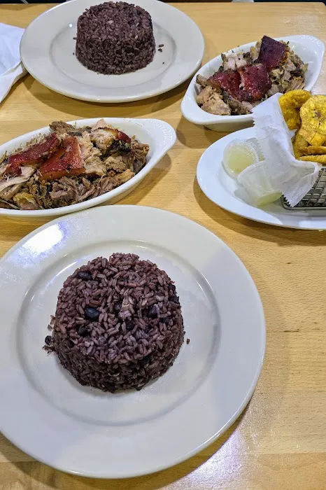 Caridad & Louie's Restaurant Picture 2