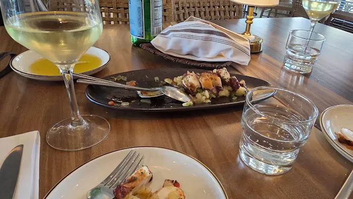 OLIVO MEDITERRANEAN FARE Picture 6