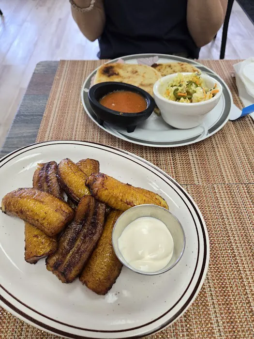 El Salvadoreño Restaurant Picture 1