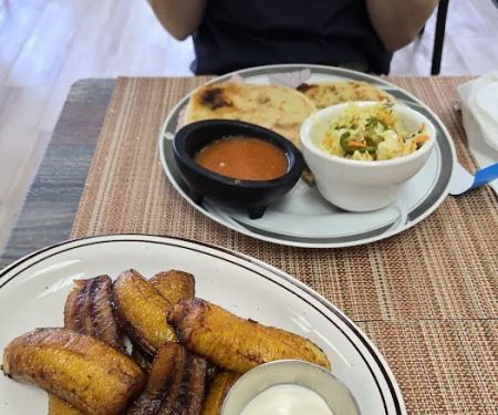 El Salvadoreño Restaurant