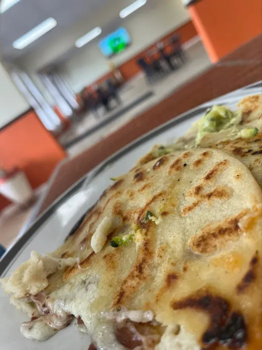 El Salvadoreño Restaurant Picture 5