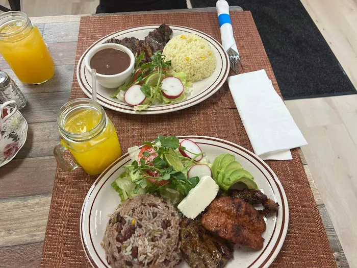 El Salvadoreño Restaurant Picture 8
