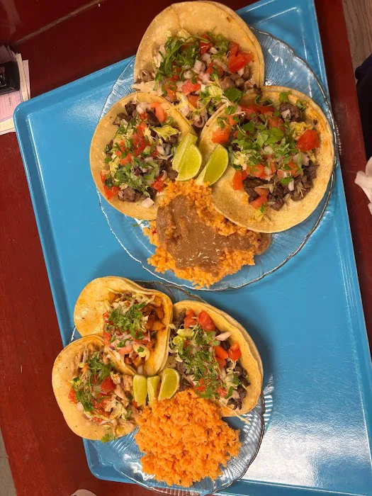 Los Paisas Restaurant Picture 2