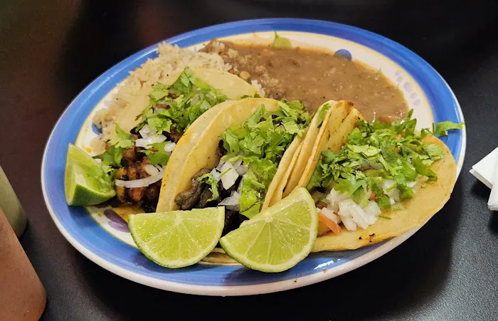 Los Paisas Restaurant Picture 10