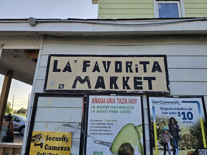 La Favorita Deli & Grocery Picture 6