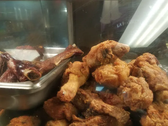 La Favorita Deli & Grocery Picture 2