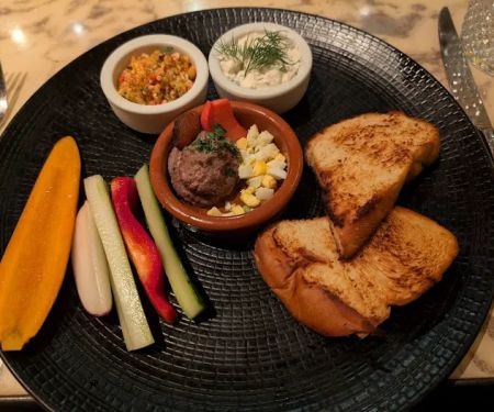 Canela Bistro Bar