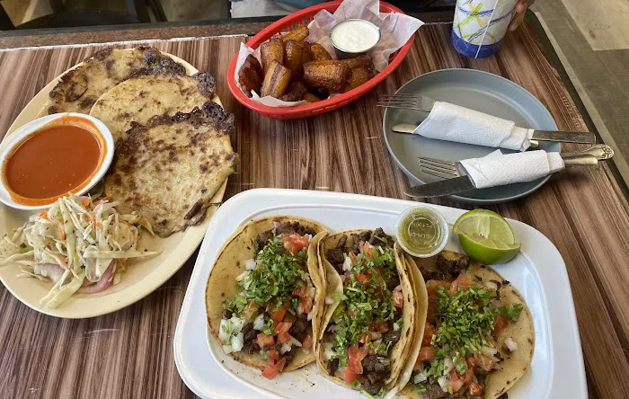 Mi Cabaña Restaurant Picture 2