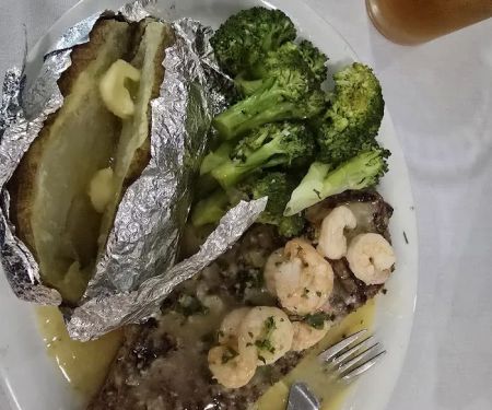 3 Flags Grill & Restaurant
