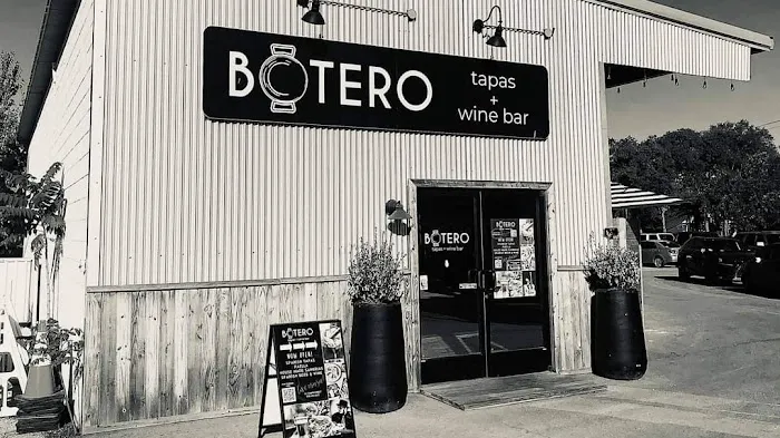 El Botero Tapas + Wine Bar Picture 1