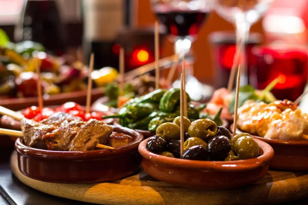 Rubi Spanish Table