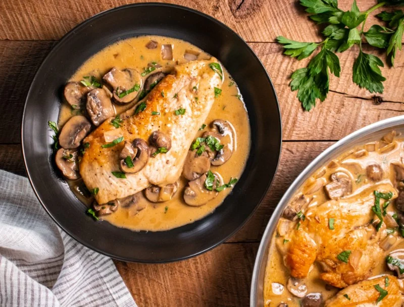 How to Make Spanish Pollo a la Cerveza con Champiñones: Beer-Braised Chicken with Mushrooms