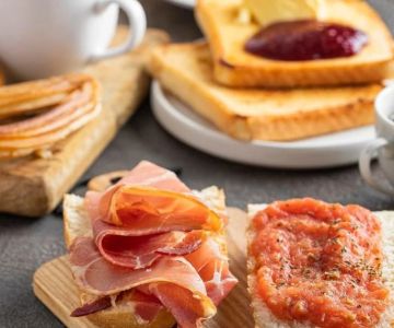 Spanish Breakfasts: What to Eat in the Morning in Spain
