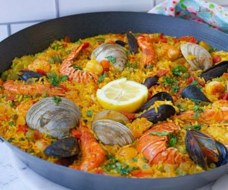 How to Make Spanish Arroz con Mariscos y Verduras: Seafood and Vegetable Paella Recipe