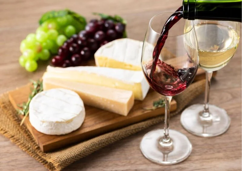 Discovering Spanish Cheeses and How to Pair Them with Wine and Tapas