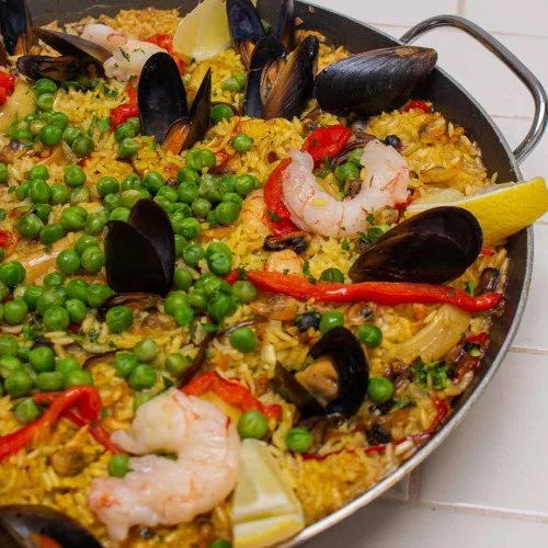 How to Make Spanish Arroz con Mariscos, Pollo y Verduras: Seafood, Chicken, and Vegetable Paella