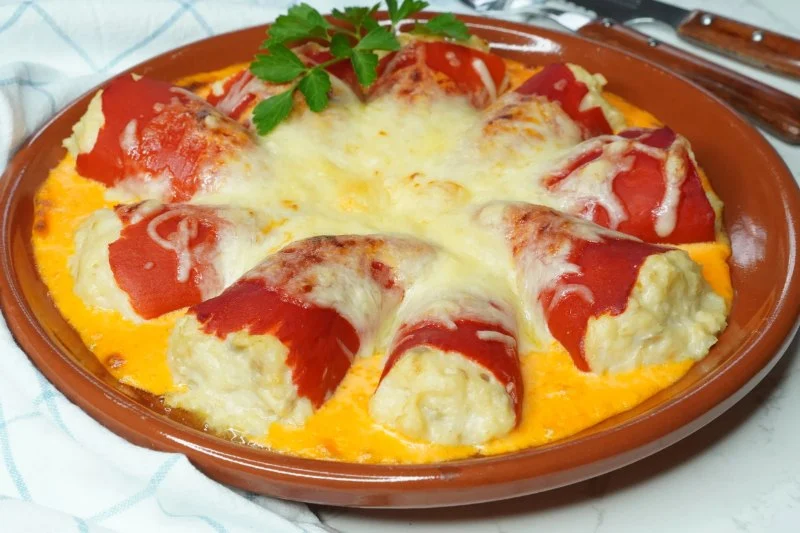 How to Make Spanish Piquillos con Jamón: A Classic Spanish Dish