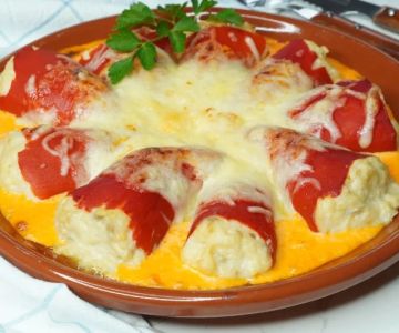 How to Make Spanish Piquillos con Jamón: A Classic Spanish Dish