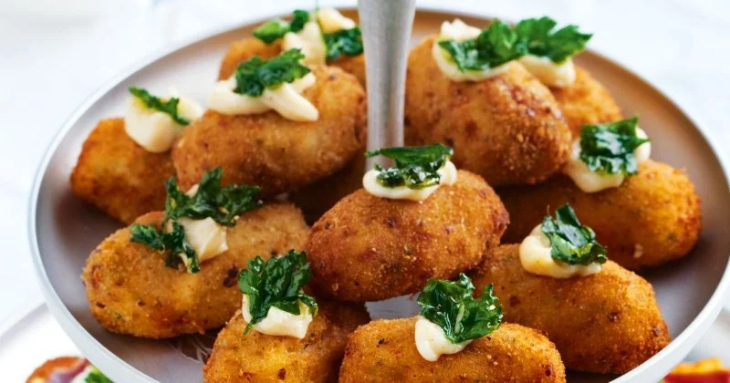 How to Make Spanish Croquetas de Jamón con Bechamel: Ham Croquettes with Cream Sauce