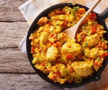 How to Make Spanish Arroz con Mariscos, Pollo y Verduras: Seafood, Chicken, and Vegetable Paella