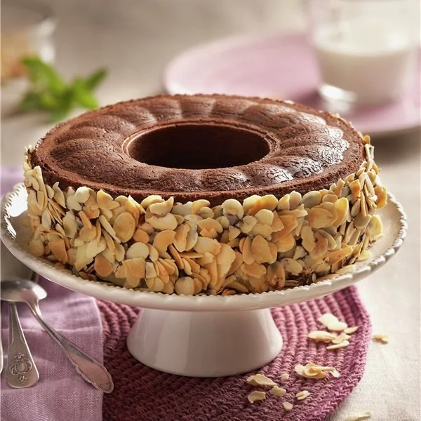 How to Make Spanish Tarta de Chocolate con Almendras y Nuez: Chocolate Almond Nut Cake