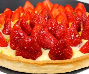 How to Make Spanish Tarta de Fresas con Crema: Strawberry Cream Cake