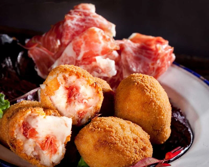 How to Make Spanish Piquillos con Jamón: Piquillos with Ham
