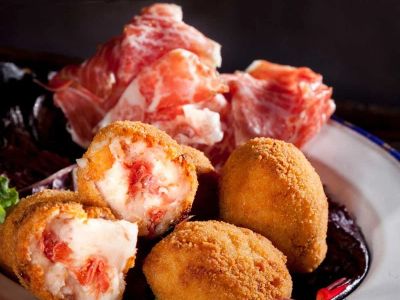 How to Make Spanish Croquetas de Jamón y Queso: Ham and Cheese Croquettes Recipe