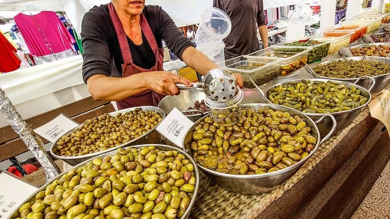 The Best Spanish Food Markets in Granada