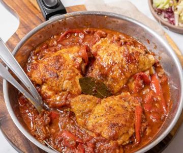 How to Make Spanish Pollo al Chilindrón con Champiñones: Chicken with Peppers and Mushrooms