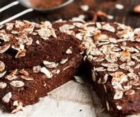 How to Make Spanish Tarta de Almendra y Chocolate: Almond and Chocolate Cake