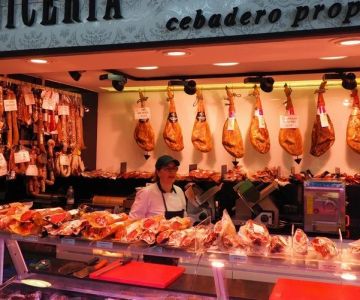 Best Spanish Food Markets in Salamanca for Fresh Meats and Cheeses