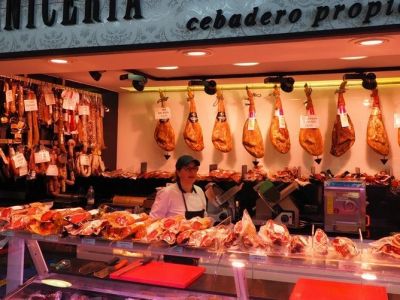 Best Spanish Food Markets in Salamanca for Fresh Meats and Cheeses