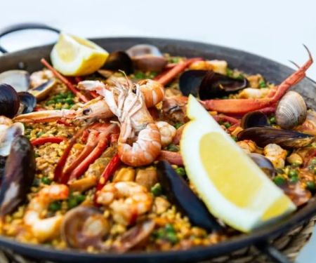 Exploring Spanish Seafood Recipes for Home Cooking