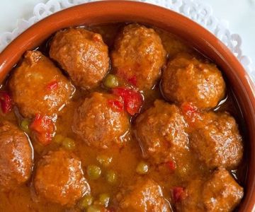 How to Make Spanish Albóndigas de Pescado con Salsa de Tomate: Fish Meatballs in Tomato Sauce