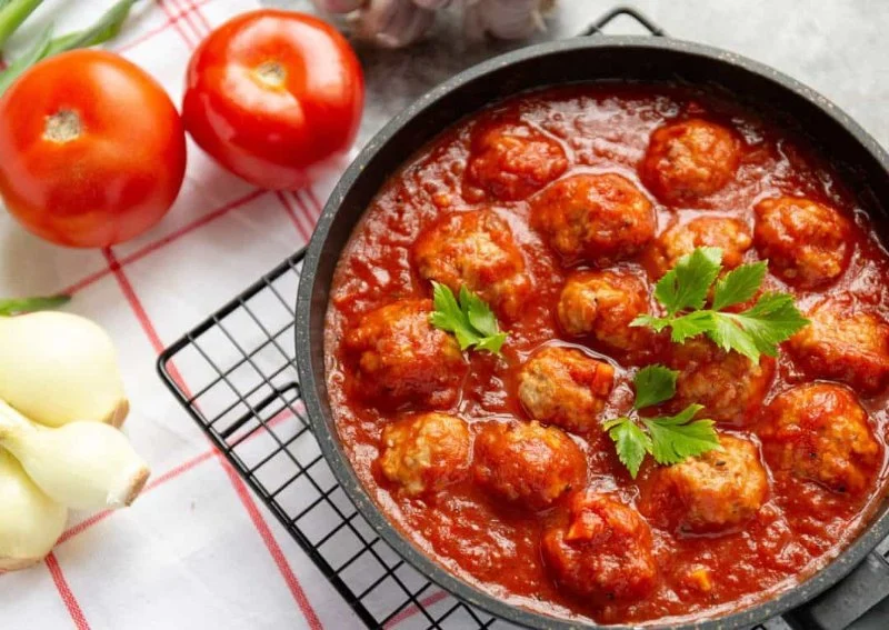How to Make Spanish Albóndigas: Meatballs in Tomato Sauce | Rubi Spanish Table