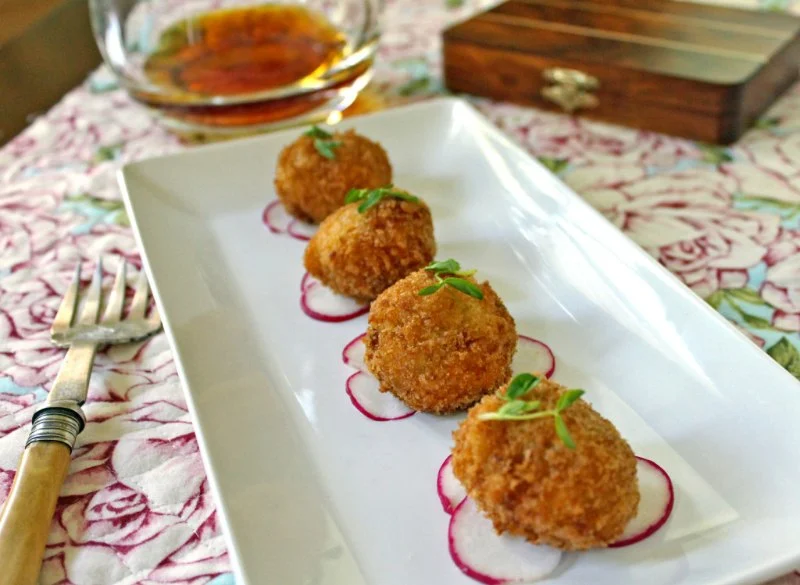 How to Make Spanish Croquetas de Jamón y Espinacas: Ham and Spinach Croquettes