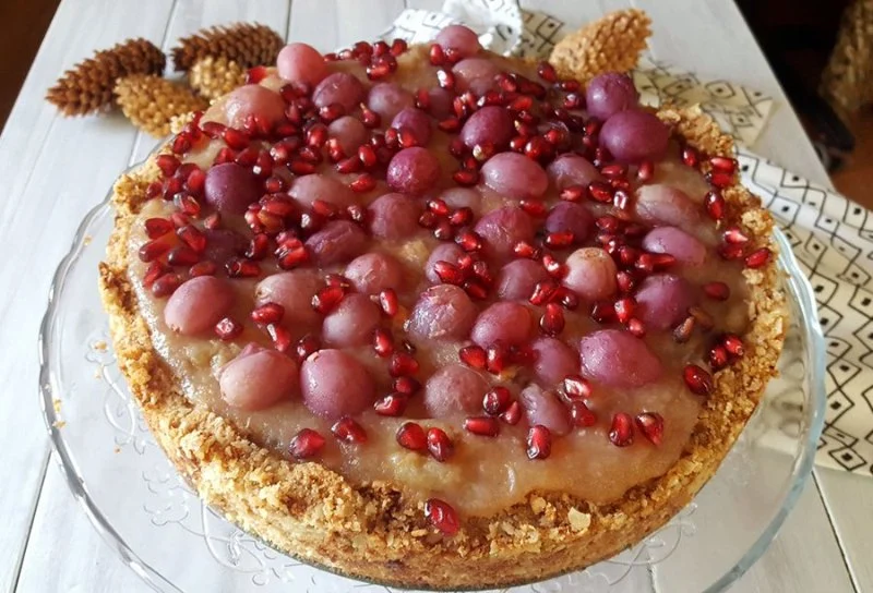 How to Make Spanish Tarta de Uvas: Grape Cake