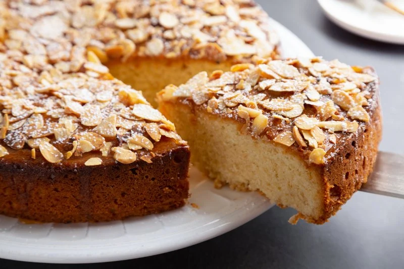 How to Make Spanish Tarta de Coco y Almendra: Coconut and Almond Cake