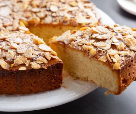 How to Make Spanish Tarta de Coco y Almendra: Coconut and Almond Cake