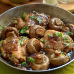 How to Make Spanish Pollo al Ajillo con Champiñones: A Flavorful Garlic Chicken with Mushrooms Recipe