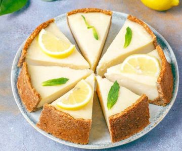 How to Make Spanish Tarta de Limón con Frutas: Lemon Cake with Fresh Fruit