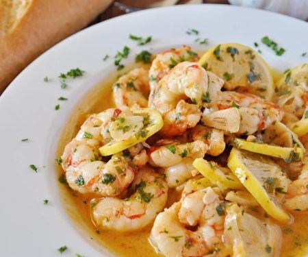 Traditional Spanish Seafood with Lemon Garlic Sauce Recipe Guide
