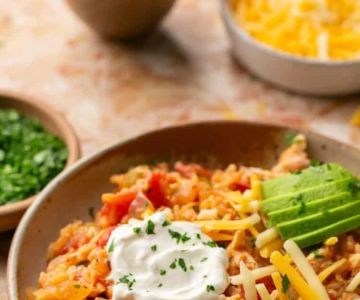 Easy Spanish Chicken and Rice Skillet