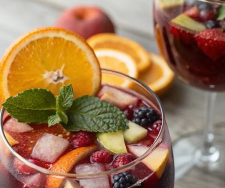 Easy Spanish Sangria with Sparkling Water: A Refreshing Twist