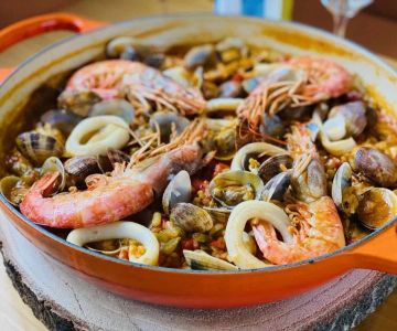 Traditional Spanish Seafood with Fresh Ingredients: A Taste of Authenticity