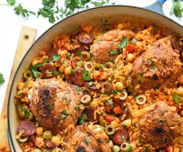 Easy Spanish Rice with Chicken Thighs | Rubi Spanish Table