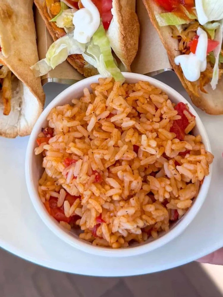 Easy Spanish Rice with Fresh Tomatoes: Simple and Flavorful Recipe